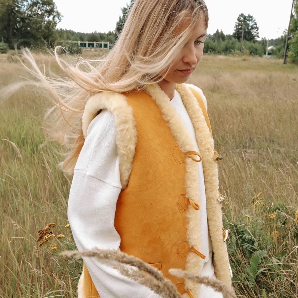 Vintage Women's Shearling Vest in grey